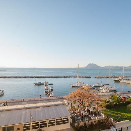 Sea Front Luxury Apartment Patras Extérieur photo