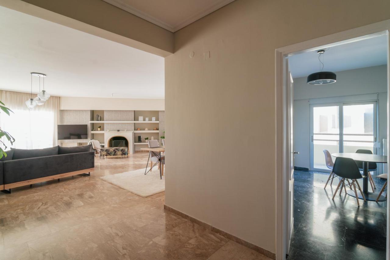 Sea Front Luxury Apartment Patras Extérieur photo